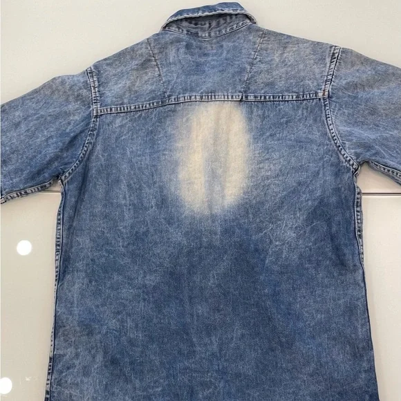 *NEW* Jean button down - Picture 3 of 4